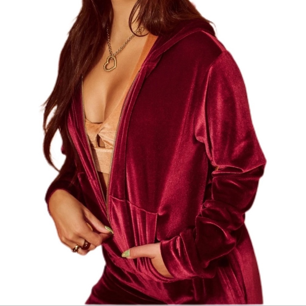 Fabletics Vanessa Hudgens Velour Donna Hoodie Cherry Burst Red Size M Zip Up